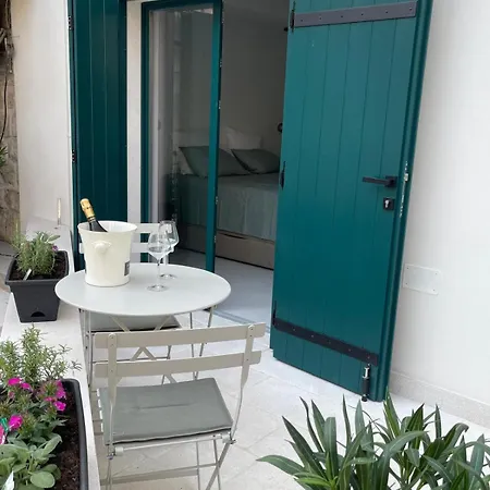 Apartment Art Heritage